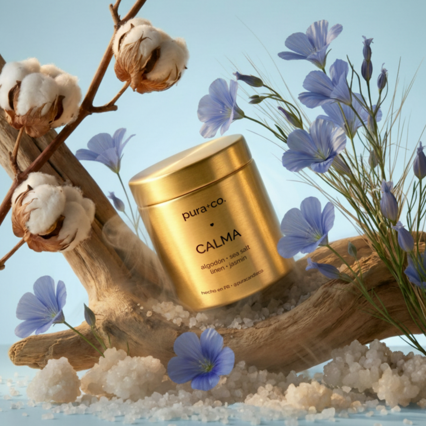 Calma 10oz Gold Candle Jar | Pura+Co | Surrounded by the main ingredients Cotton, Sandalwood and Linen | Vela Artesanal | Coco-apricot wax | Cera Natural | Vegan | Natural Candle | Clean Candle | Handmade Skin Care | Puerto Rico